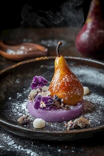 创意梨形甜点精致摆盘