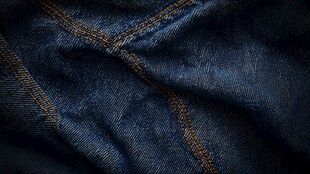 深蓝色牛仔布纹理细节