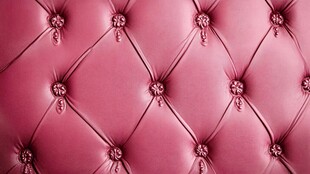 粉色菱格纹软包细节