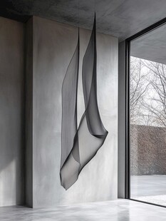 室内悬浮的艺术薄纱装置