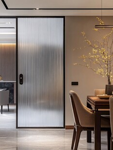 简约客厅中的长虹玻璃移门