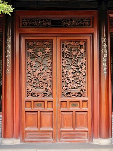 中式雕花木门 古典韵味