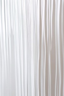 白色垂帘纹理背景图