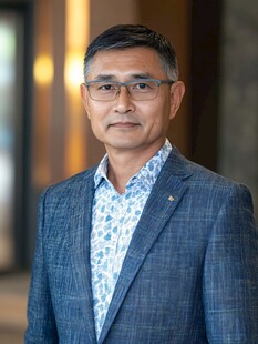 商务男士正装形象展示