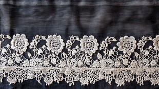 白色精美蕾丝花边装饰