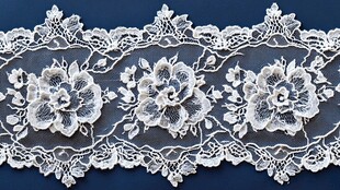 白色精美蕾丝花边装饰