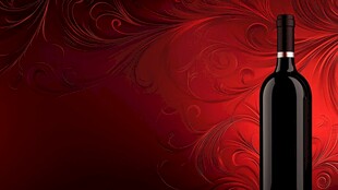 红底优雅葡萄酒瓶特写