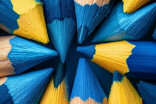 彩色铅笔的创意排列图案