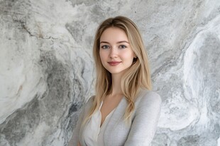 优雅女子的静谧肖像