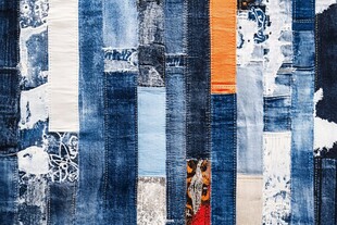 牛仔布拼接的多彩纹理