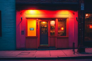 霓虹灯下的温馨小店