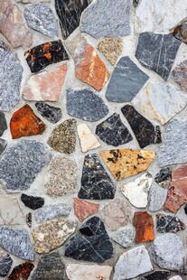 多彩碎石拼接纹理墙面