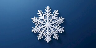 蓝色背景上的精致雪花