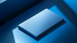 蓝色简约平板静物特写