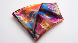 绚丽多彩艺术风丝绸方巾