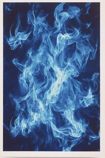 蓝色梦幻烟雾特效画面