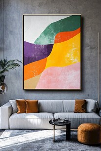 现代客厅中的抽象艺术挂画