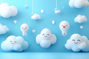 梦幻云朵与笑脸灯泡场景