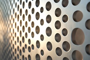 金属穿孔板纹理特写