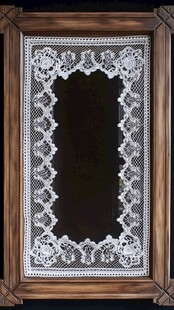 木质边框配蕾丝装饰镜子