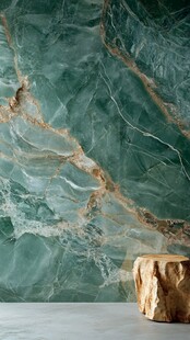 绿玉石纹理背景与木墩