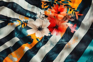 条纹底花卉图案时尚丝巾