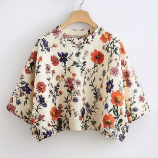花卉图案短款女童上衣
