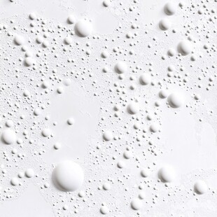 白色背景上的水滴纹理