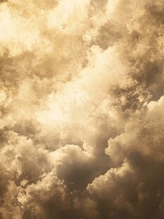 金色云海天空壮丽景象