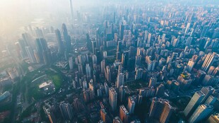 俯瞰繁华都市天际线