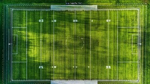 俯瞰绿茵足球场