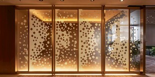 艺术玻璃隔断 空间独特美感