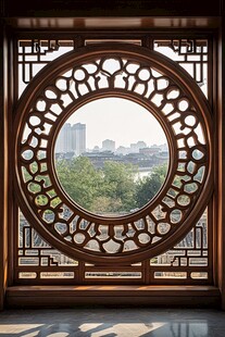 中式圆窗远眺城市风光