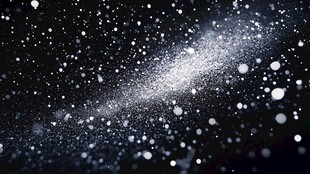 星尘飞舞的梦幻宇宙景象