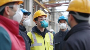 工厂工人交流场景