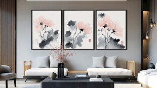 新中式客厅的雅致花卉挂画