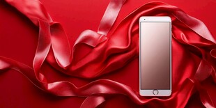 红绸衬托下的精致智能手机