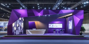 紫色几何风现代展览展台