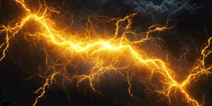 震撼闪电 黑夜中的金色光芒