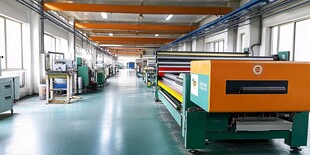 现代化工厂生产线全景