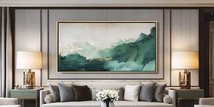 现代客厅的山水艺术挂画