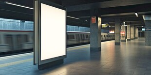 地铁站空白广告牌场景