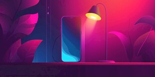 台灯下的绚丽手机画面