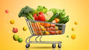 满载生鲜的购物车