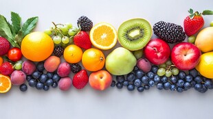 缤纷多彩的新鲜水果陈列