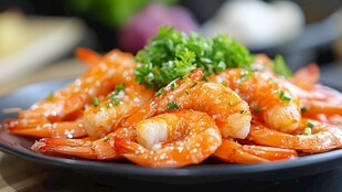 香嫩葱香虾摆于盘中