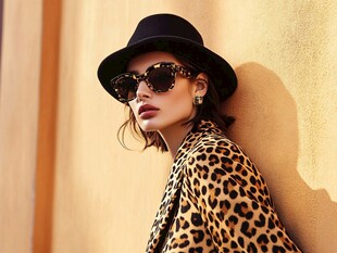 豹纹女郎的时尚魅力瞬间