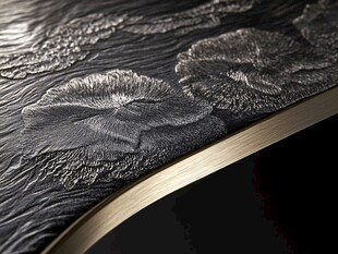 金属雕刻花朵纹理细节