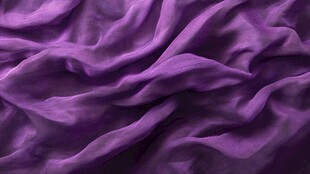 紫色褶皱布料纹理特写