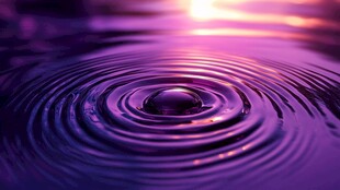 紫色水面涟漪光影美景